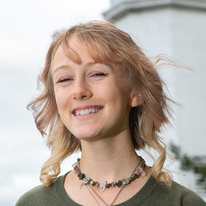 Meet your Posher, Simone